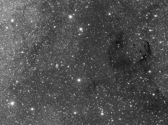 Sh2-71 and dark nebulas in Aquila